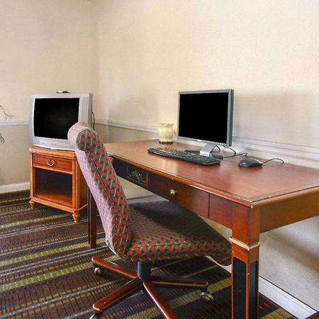Econo Lodge Inn & Suites Carbondale Kültér fotó