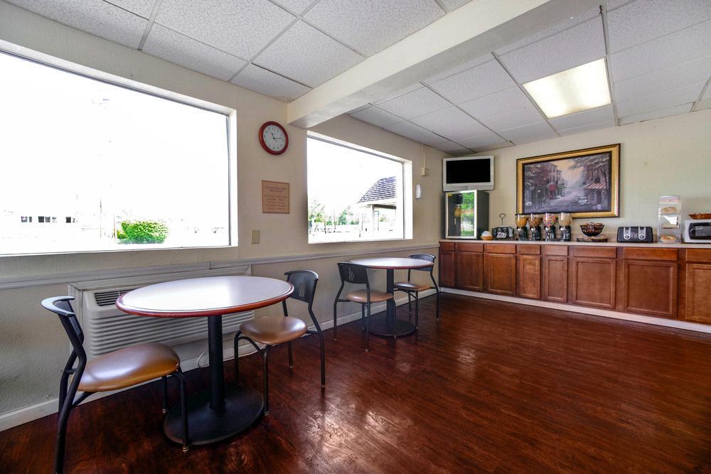 Econo Lodge Inn & Suites Carbondale Kültér fotó