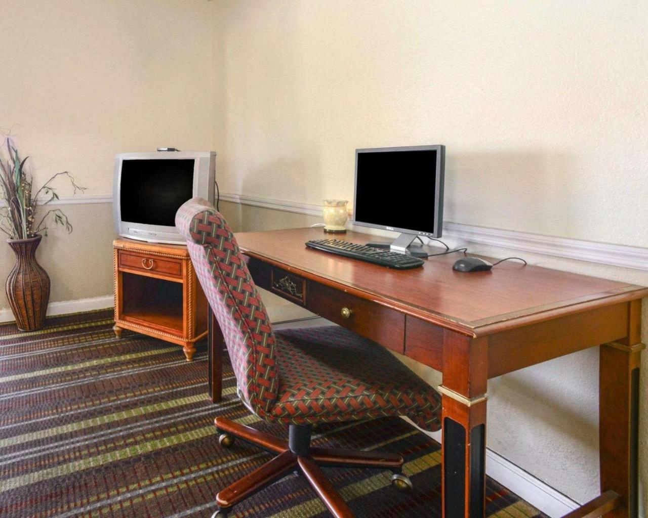 Econo Lodge Inn & Suites Carbondale Kültér fotó
