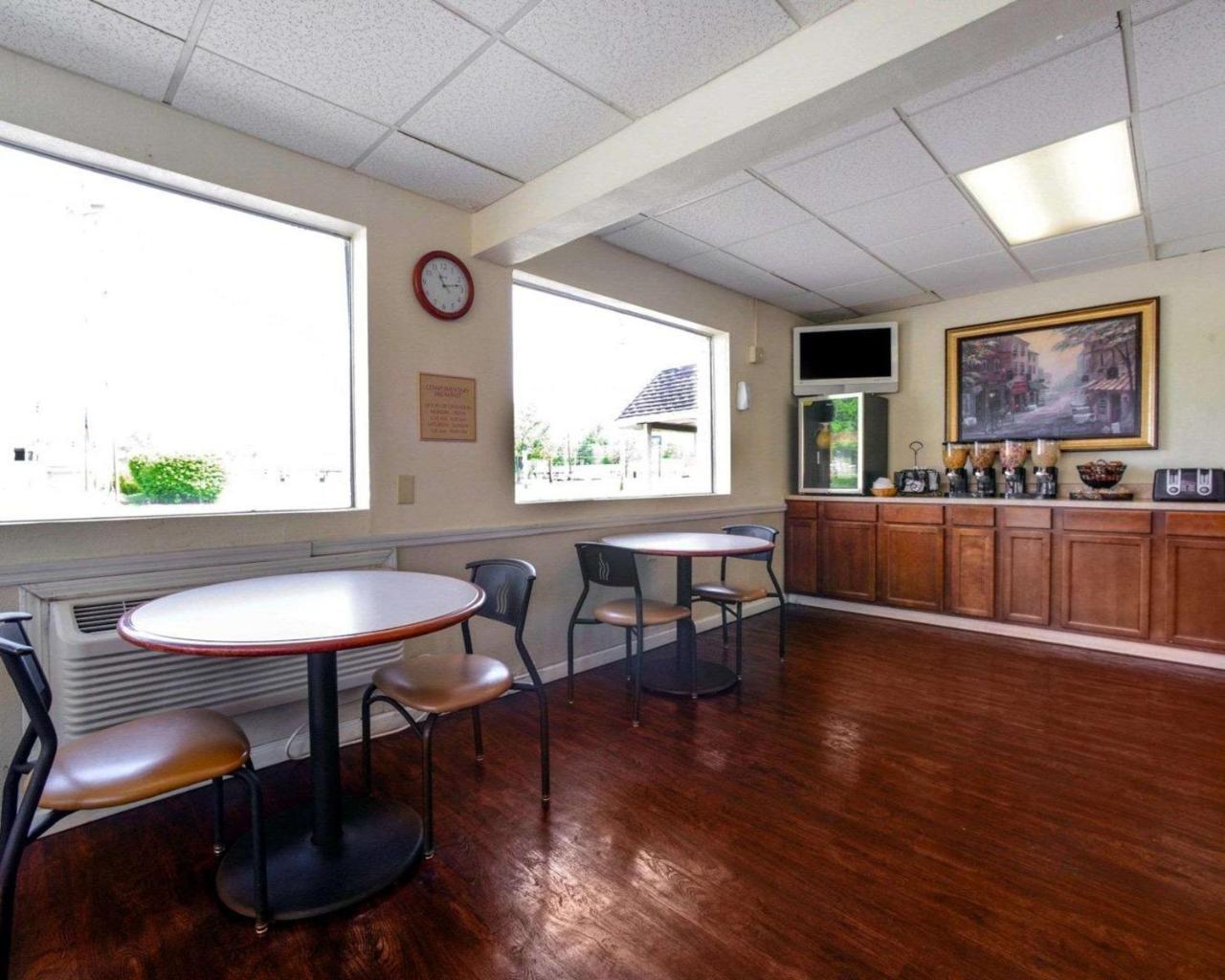 Econo Lodge Inn & Suites Carbondale Kültér fotó