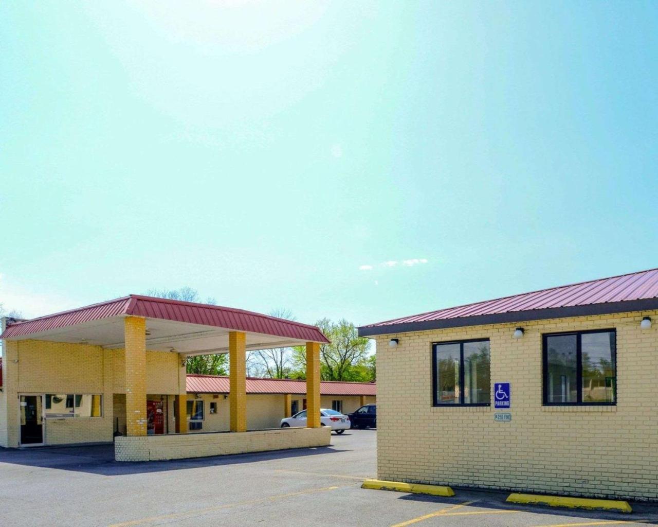 Econo Lodge Inn & Suites Carbondale Kültér fotó