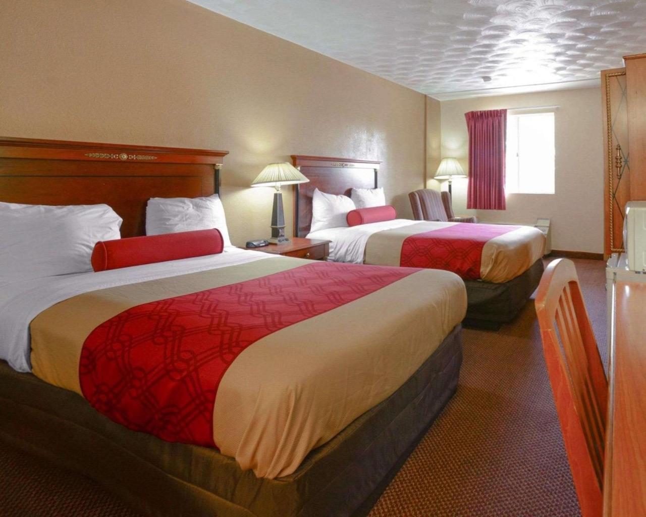 Econo Lodge Inn & Suites Carbondale Kültér fotó