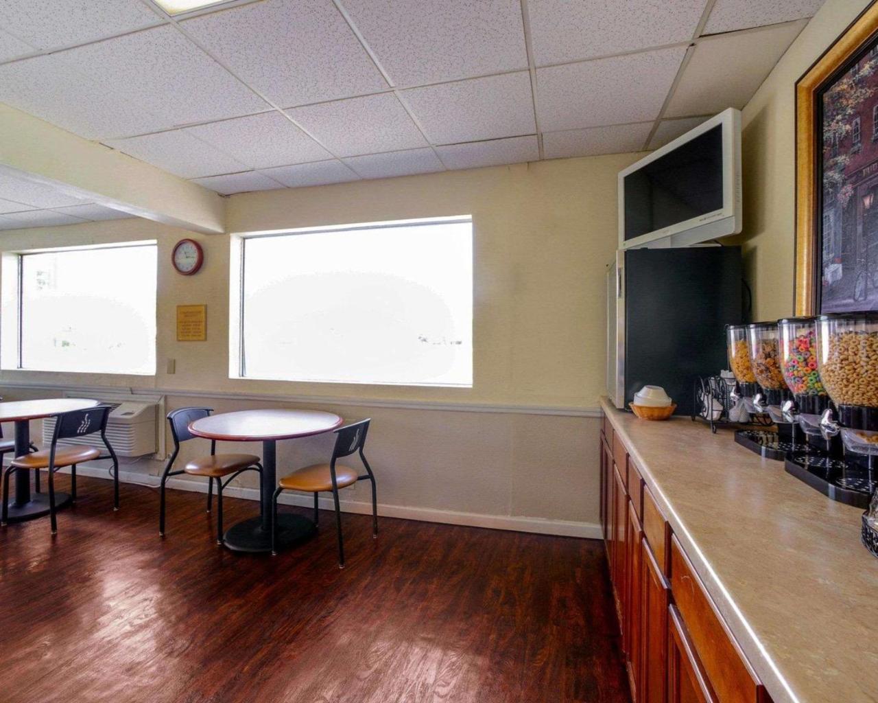 Econo Lodge Inn & Suites Carbondale Kültér fotó