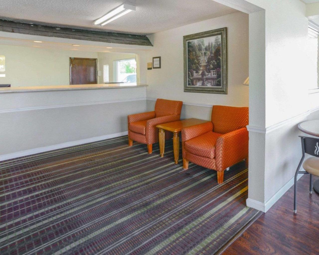 Econo Lodge Inn & Suites Carbondale Kültér fotó